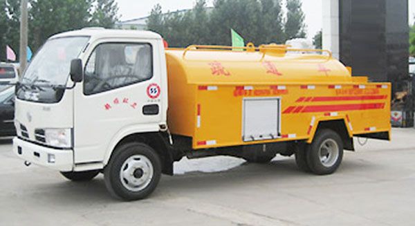 東風(fēng)福瑞卡清洗車(chē)