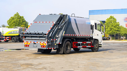 凱馬餐廚垃圾運輸車(chē)